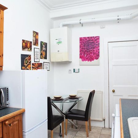 The Summit West End- Elegant Apartment With Free Parking In Prime Location Aberdeen Extérieur photo